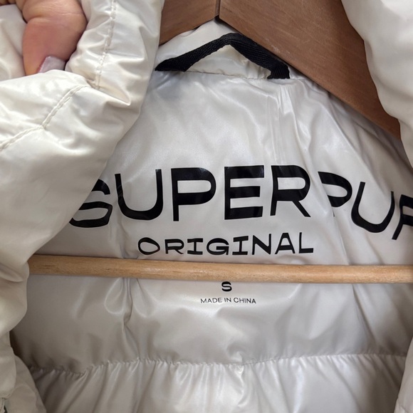 Aritzia Superpuff Glossy White - Picture 3 of 4